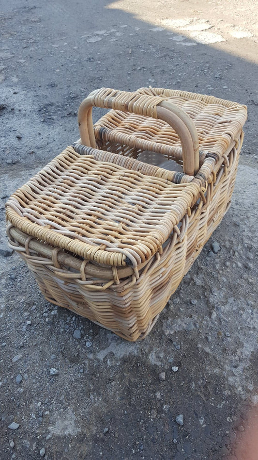 Wicker Basket & 4 Person Picnic Set